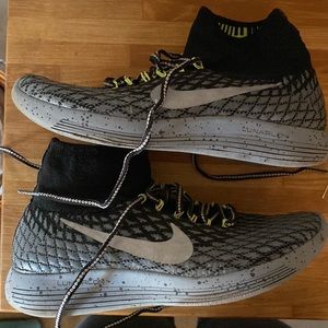 Nike Women's Lunarepic Flyknit Running Shoe